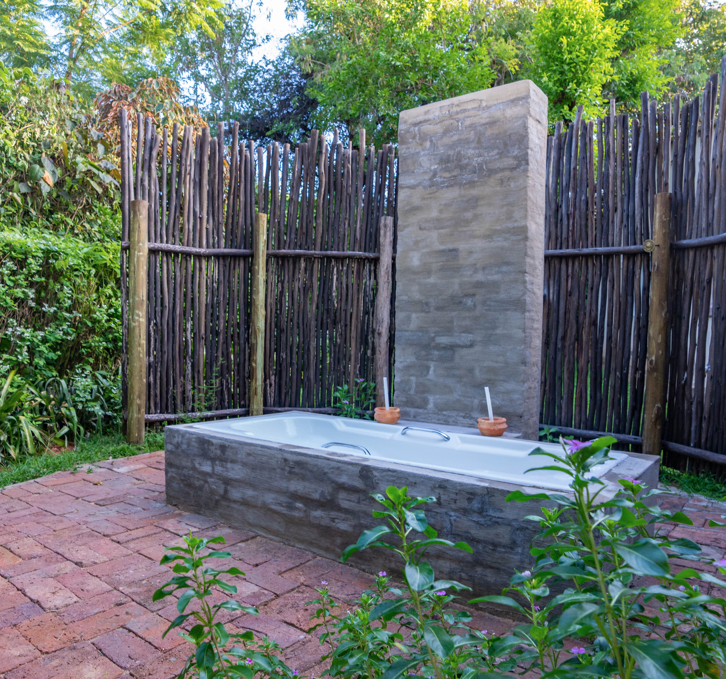 Enjoy an outdoor bath beneath the African stars!