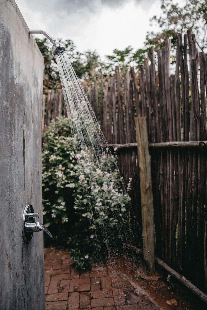 Enjoy an outdoor bath beneath the African stars!